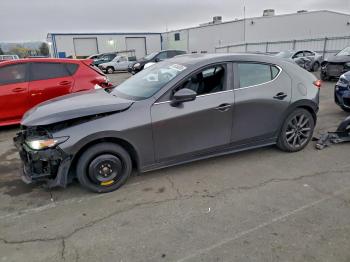  Salvage Mazda 3