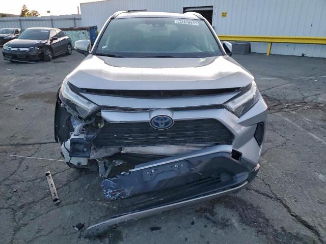 Toyota RAV4 Se Image 3