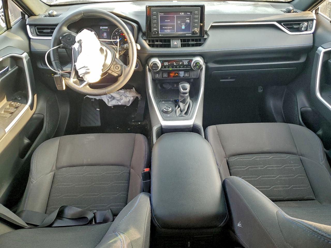 Toyota RAV4 Se Image 9