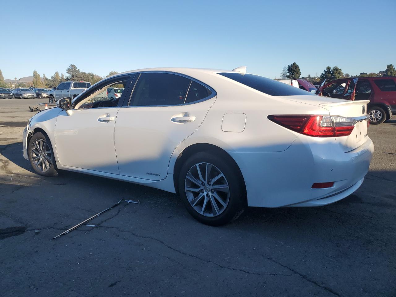 Lexus Es 300h Image 4