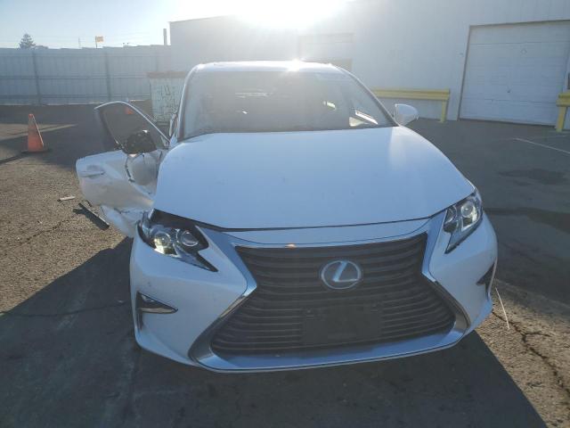 Lexus Es 300h Image 8