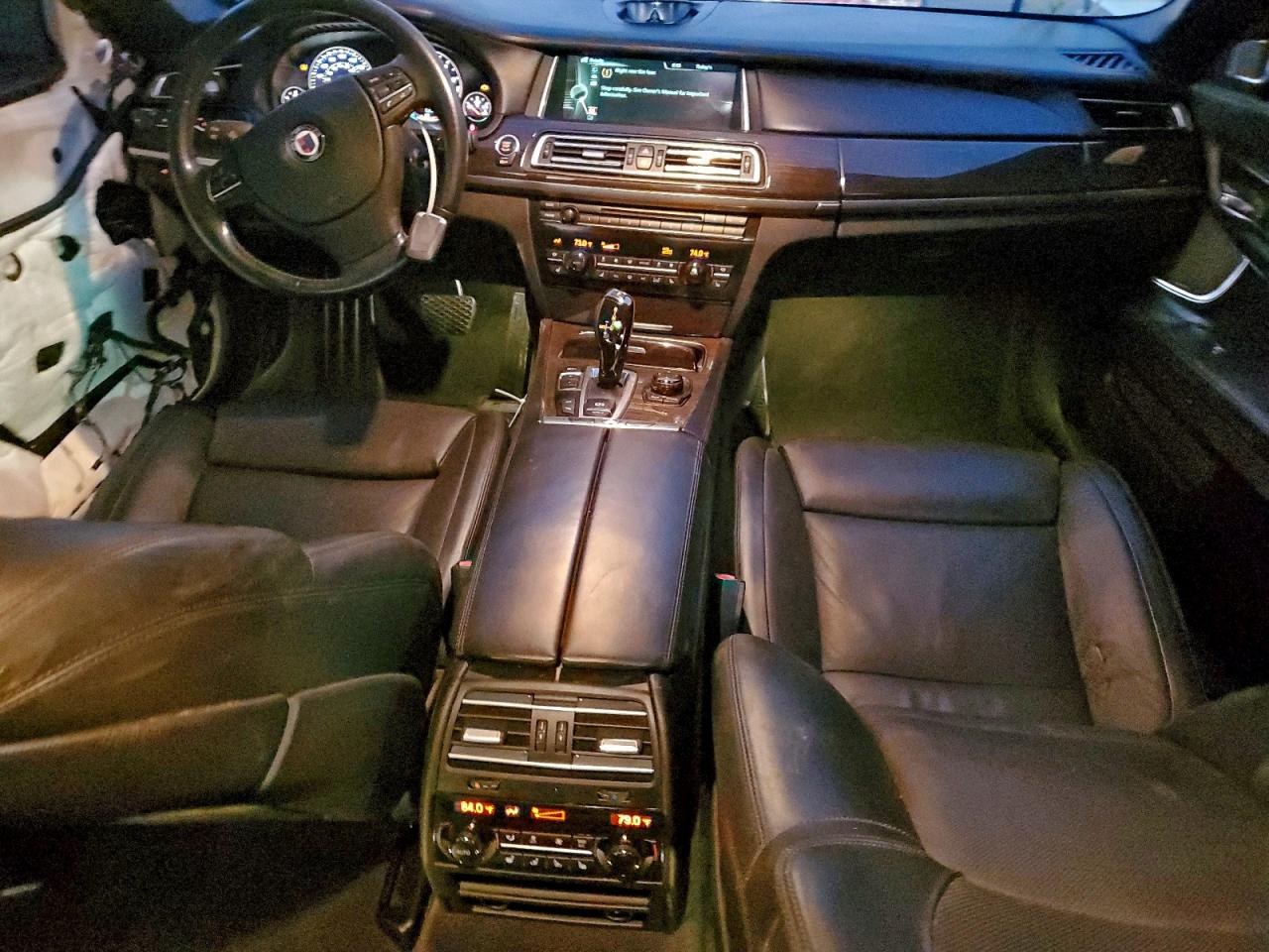 BMW 7 Series Image 10