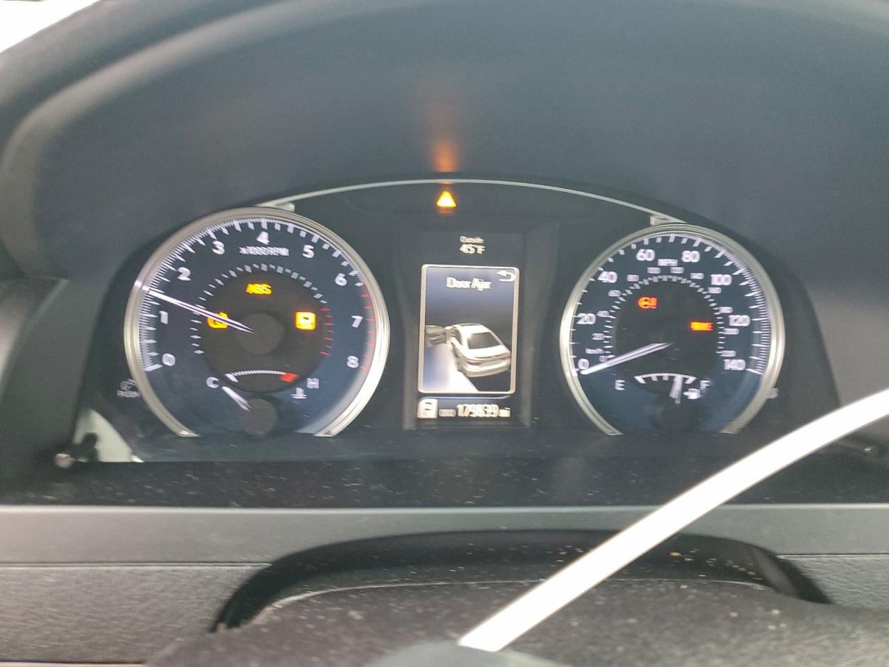 Toyota Camry Le Image 2