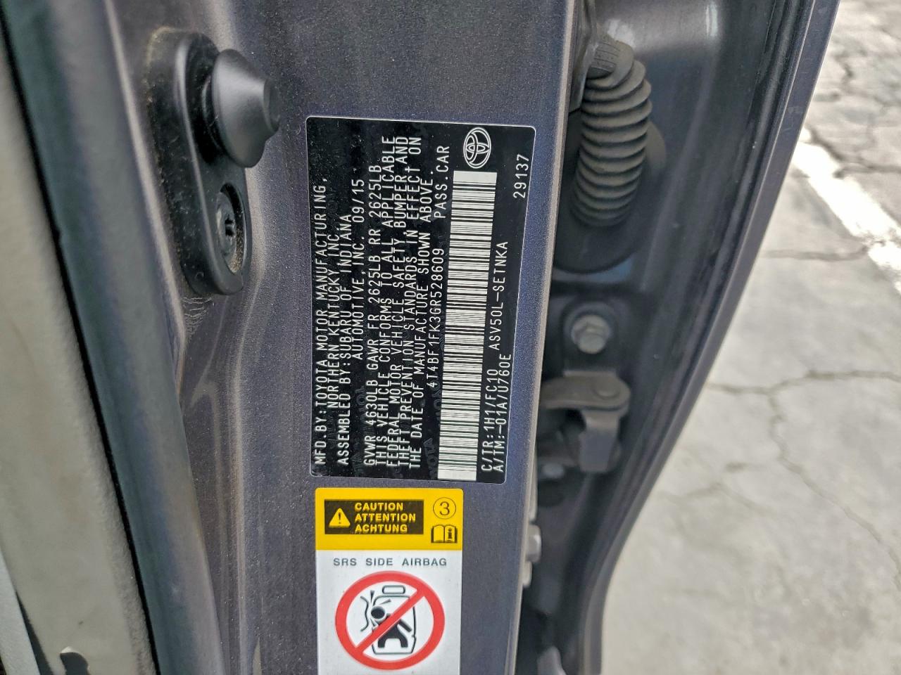 Toyota Camry Le Image 6