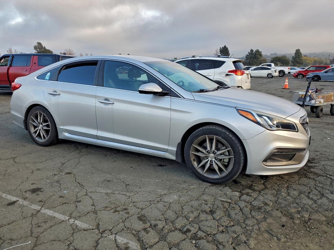 Hyundai SONATA Sport Image 2