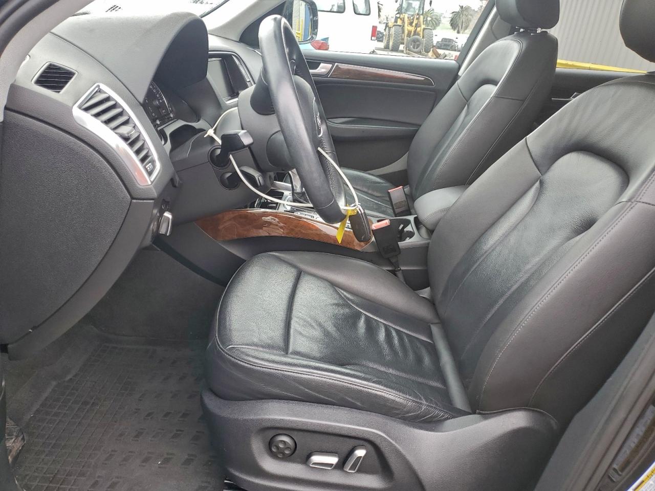 Audi Q5 Premium Plus Image 8