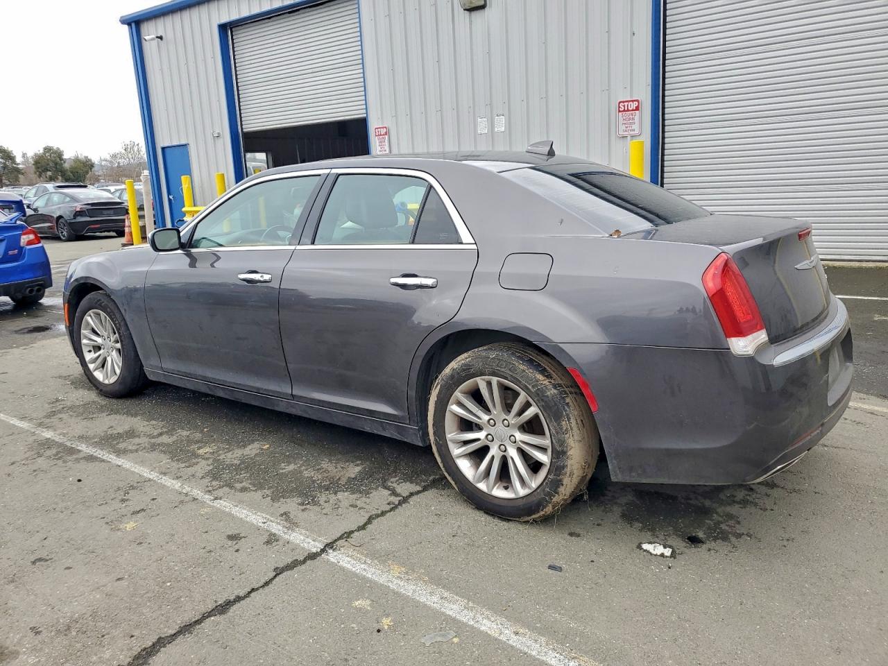 Chrysler 300 Image 9