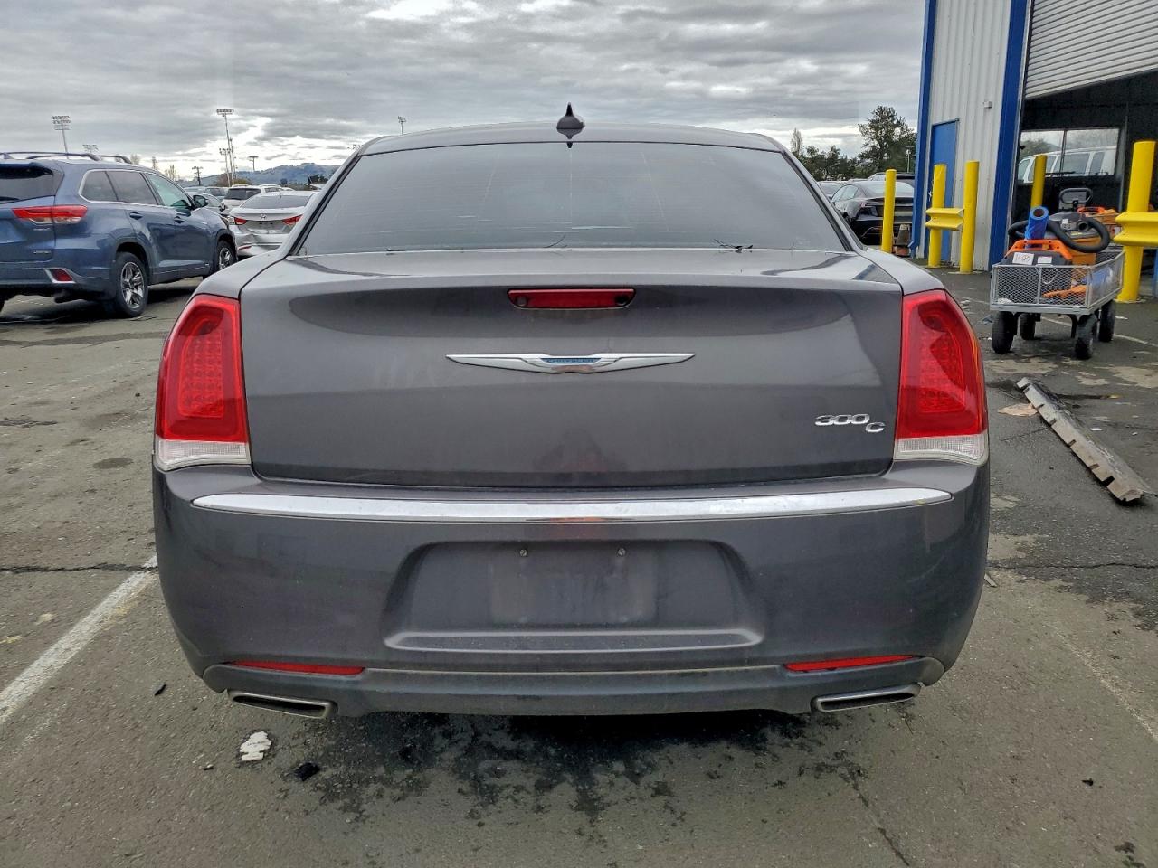 Chrysler 300 Image 6