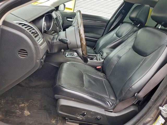 Chrysler 300 Image 11