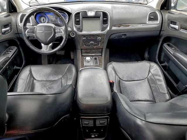 Chrysler 300 Image 2