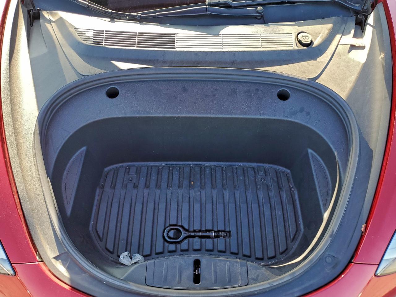 Tesla Model 3 Image 10