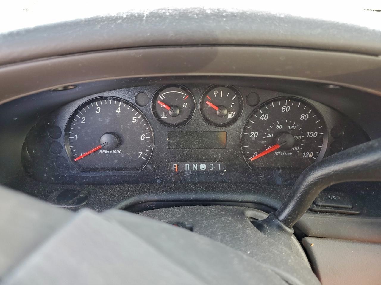 Ford Taurus Se Image 5