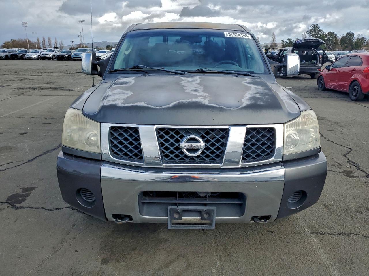 Nissan Titan Xe Image 4