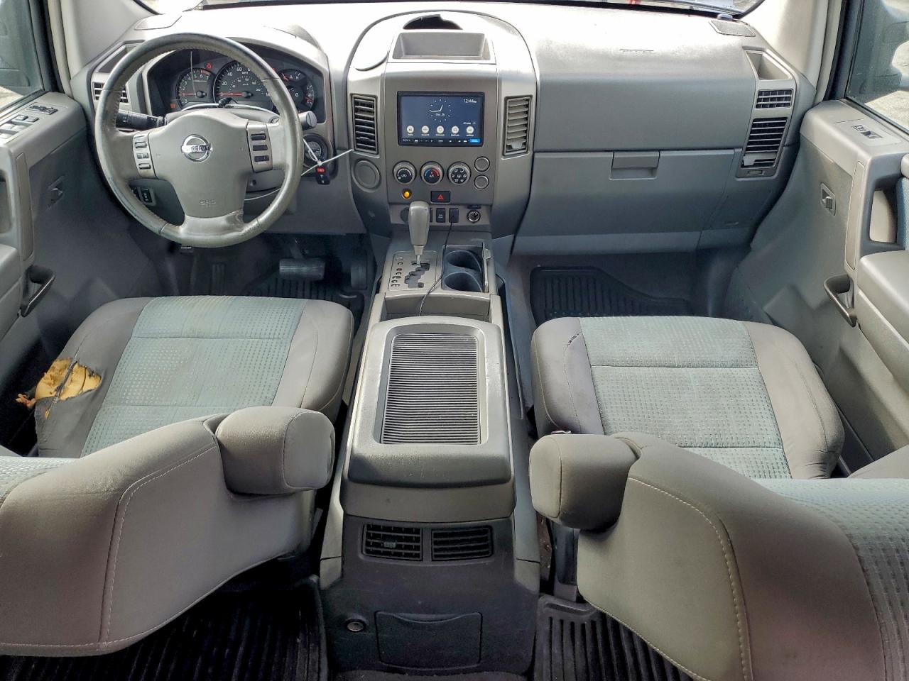 Nissan Titan Xe Image 9