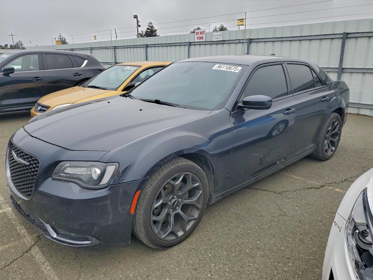 Chrysler 300 S Image 1