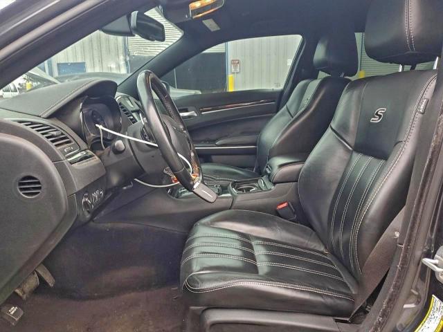 Chrysler 300 S Image 10