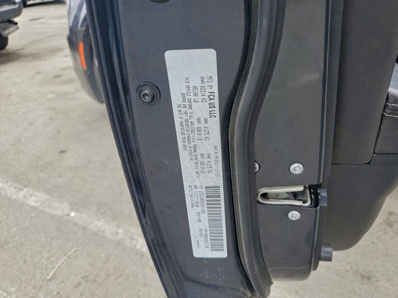 Chrysler 300 S Image 8