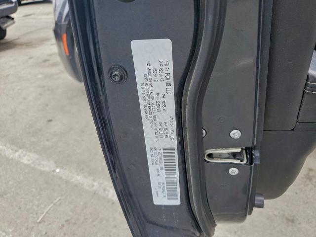 Chrysler 300 S Image 8