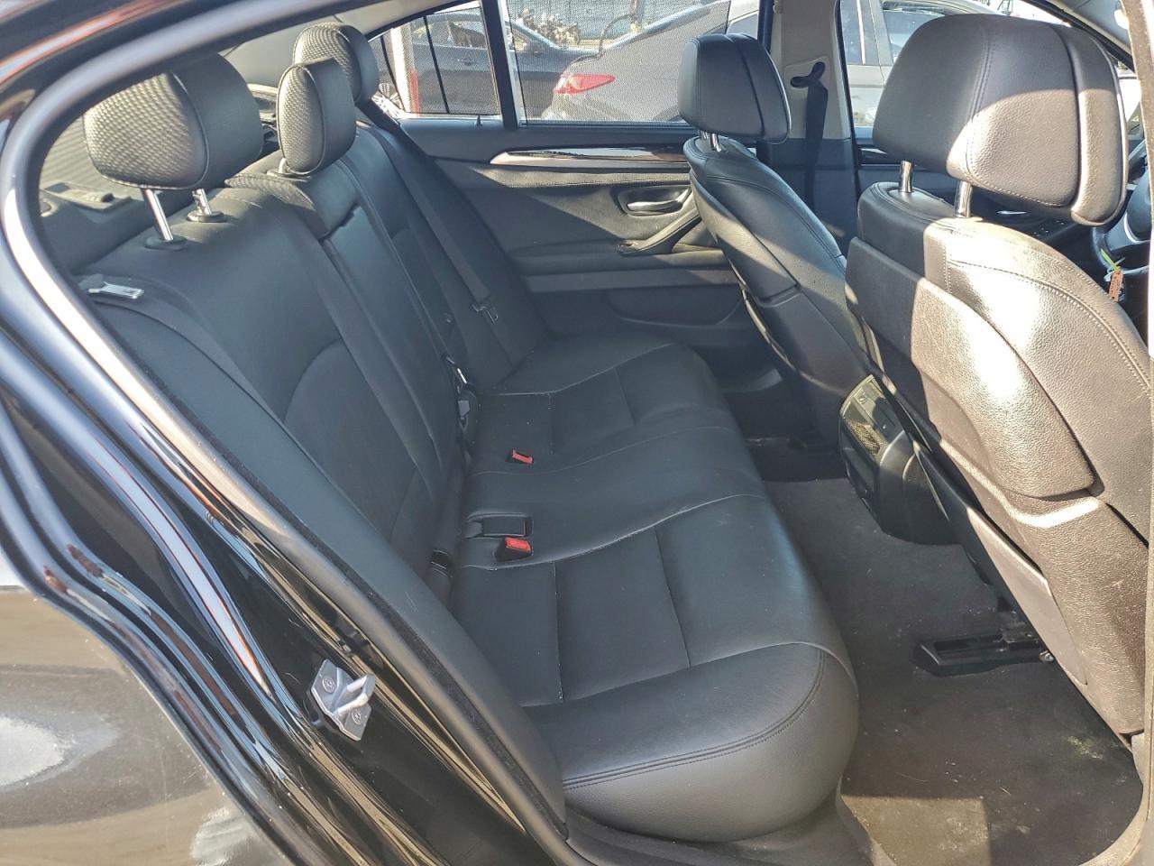 BMW 5 Series I Image 6