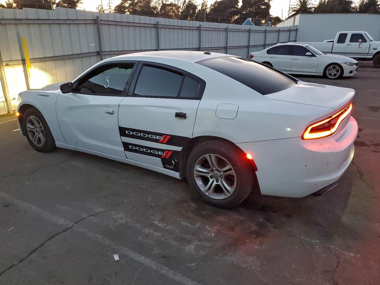 Dodge Charger Se Image 9