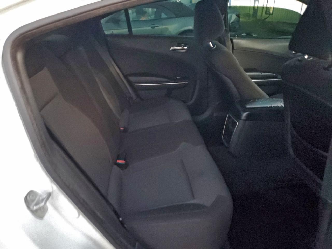 Dodge Charger Se Image 6