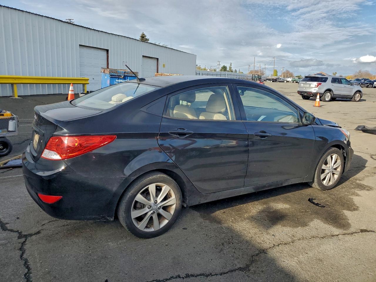 Hyundai ACCENT Gls Image 4