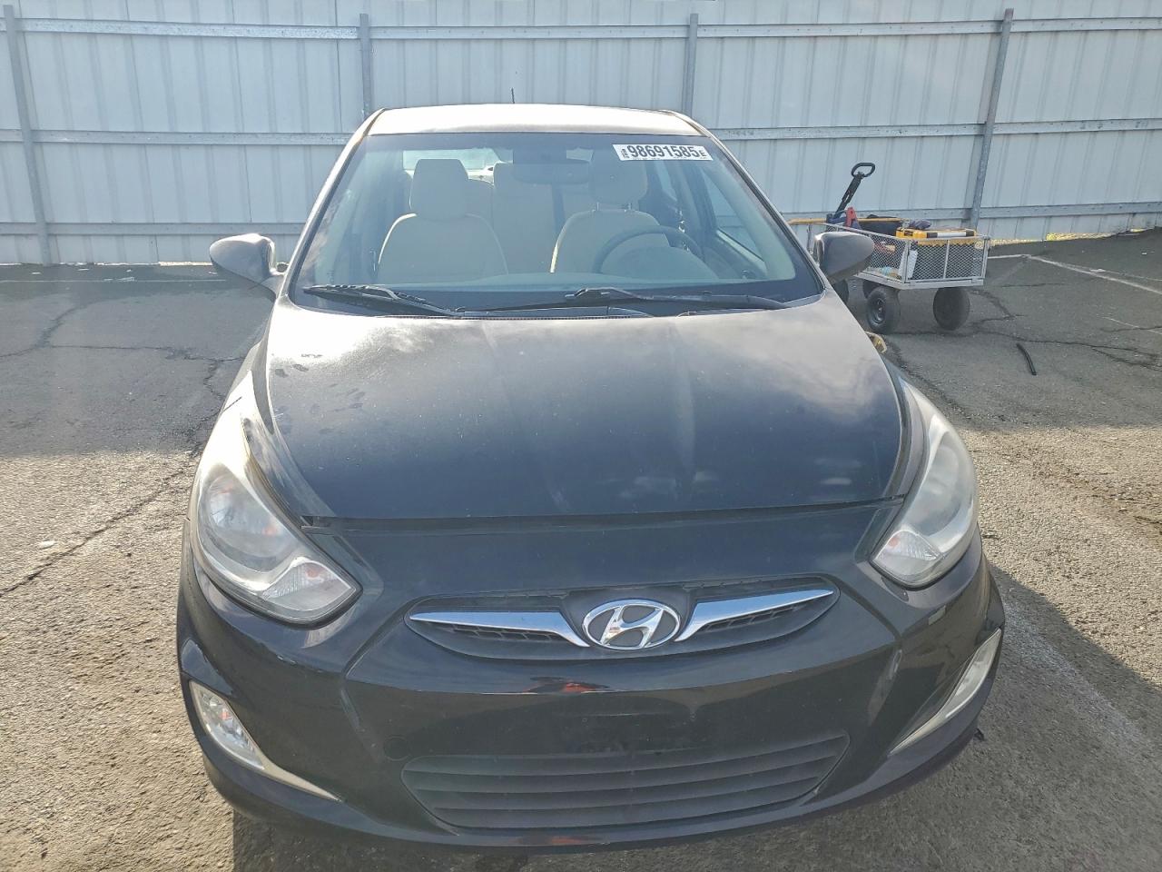 Hyundai ACCENT Gls Image 3