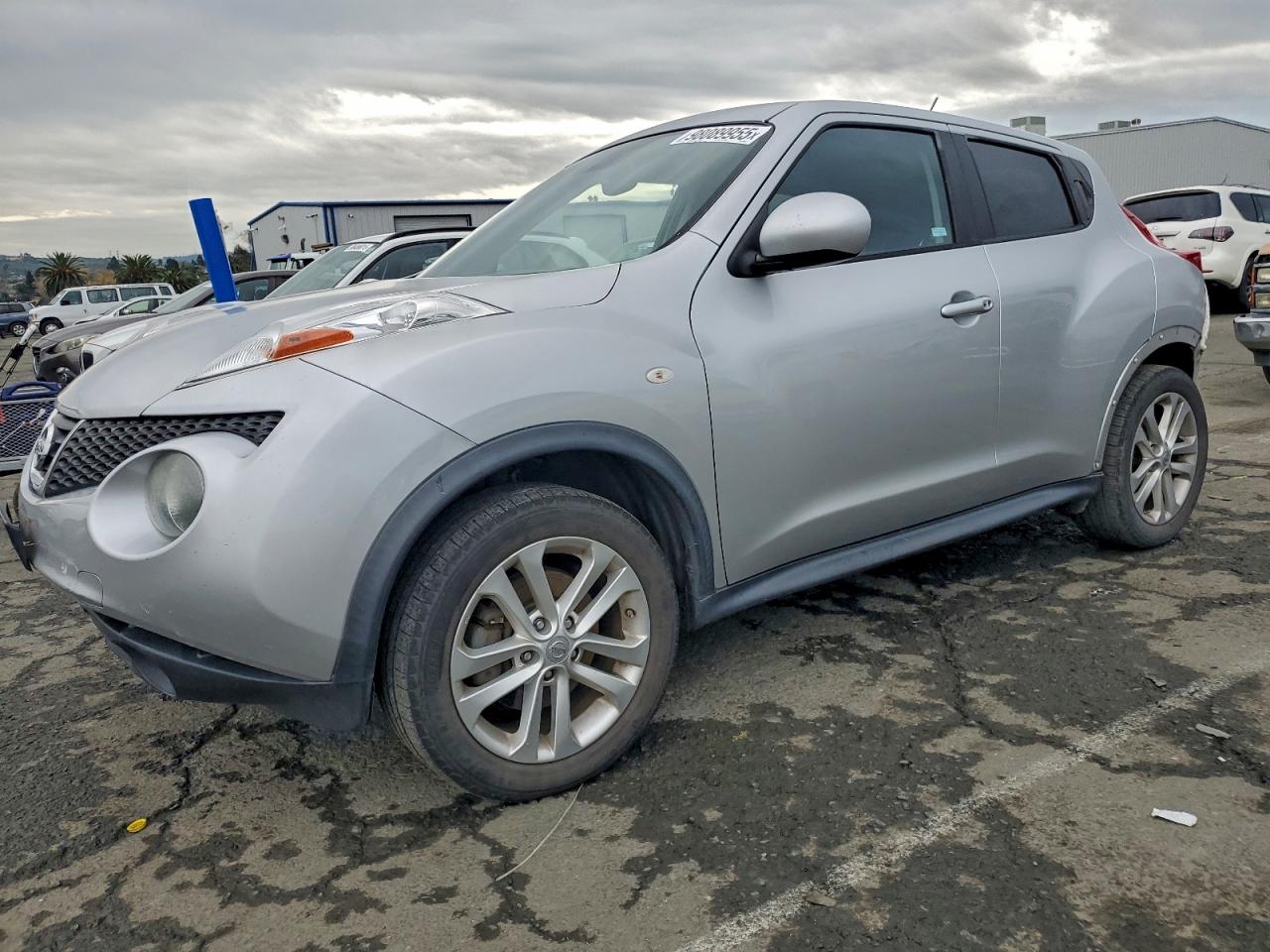 Nissan JUKE S Image 1