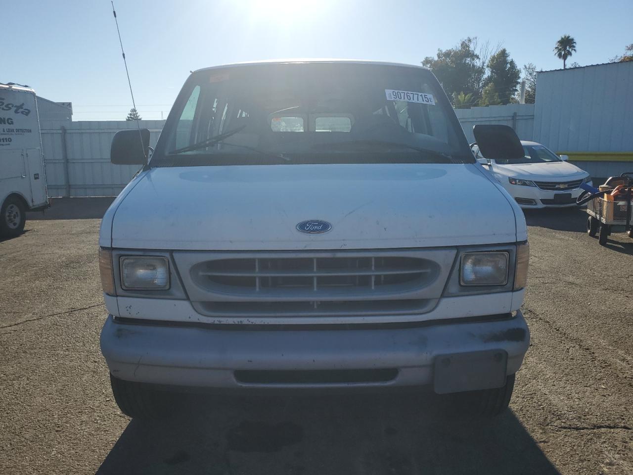 Ford Econoline E350 Super Duty Image 11