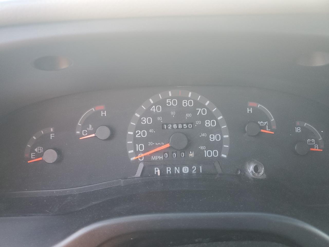 Ford Econoline E350 Super Duty Image 5