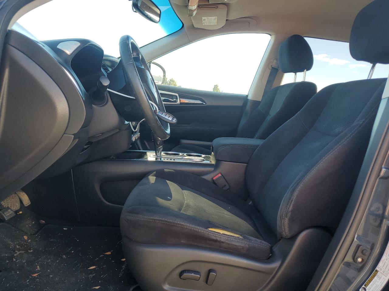 Nissan Pathfinder S Image 10