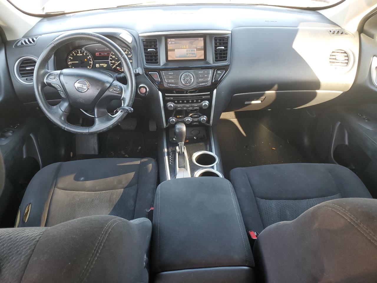 Nissan Pathfinder S Image 12