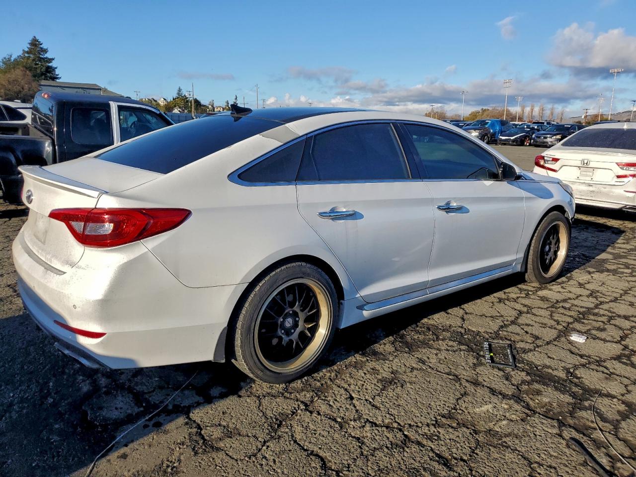 Hyundai SONATA Sport Image 2