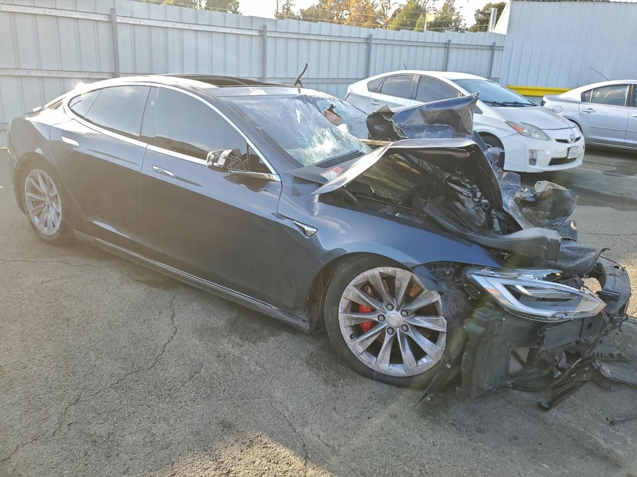 Tesla Model S Image 3