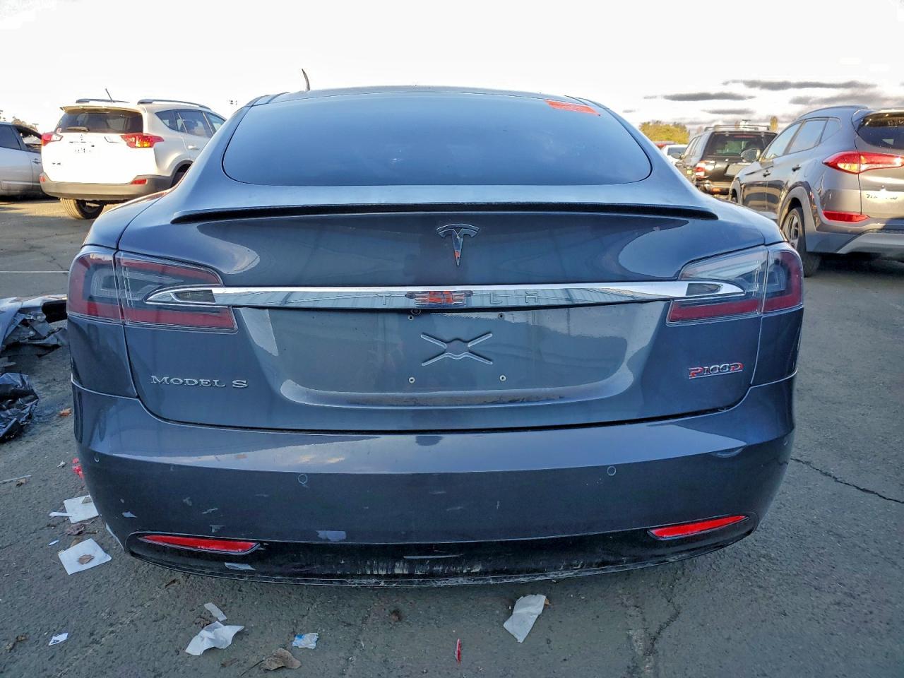 Tesla Model S Image 2