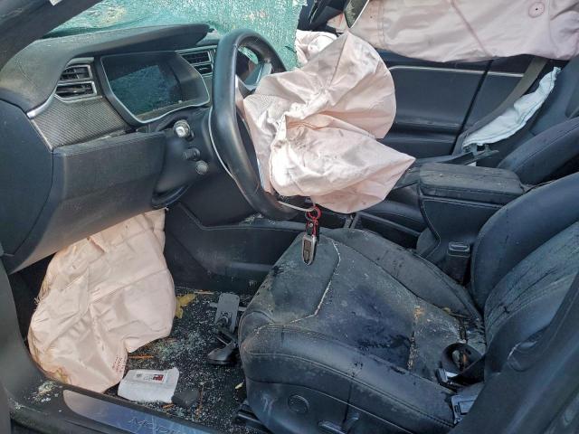 Tesla Model S Image 9