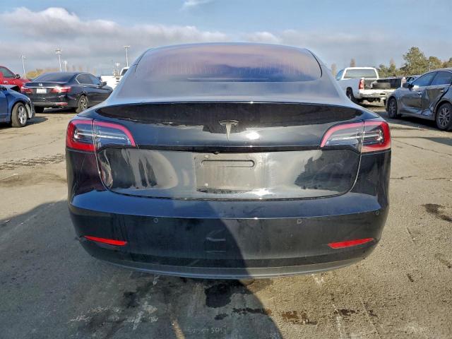 Tesla Model 3 Image 7