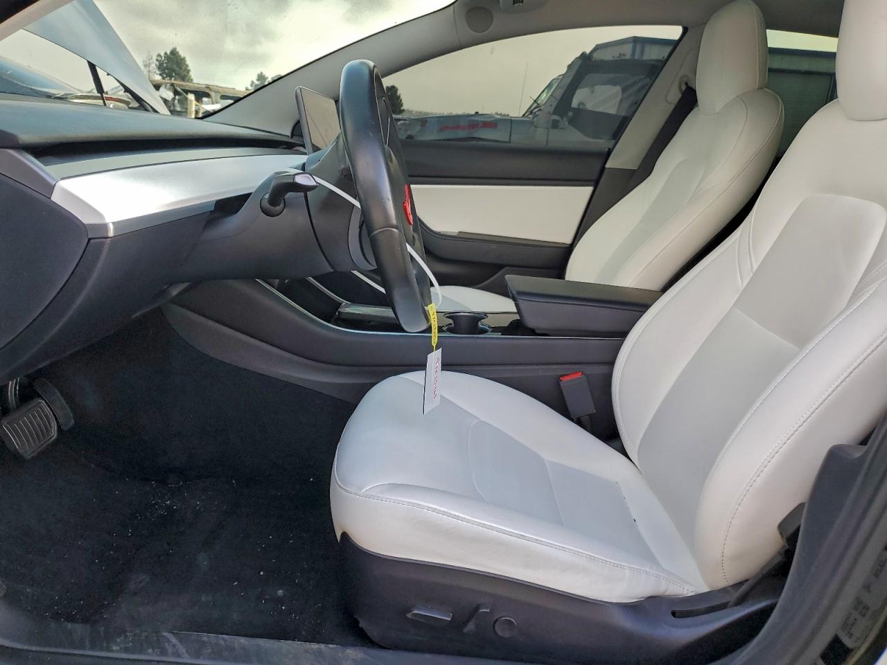 Tesla Model 3 Image 6