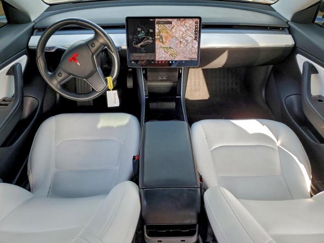 Tesla Model 3 Image 10