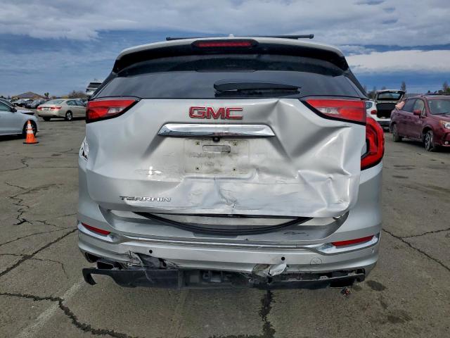 GMC Terrain Denali Image 11