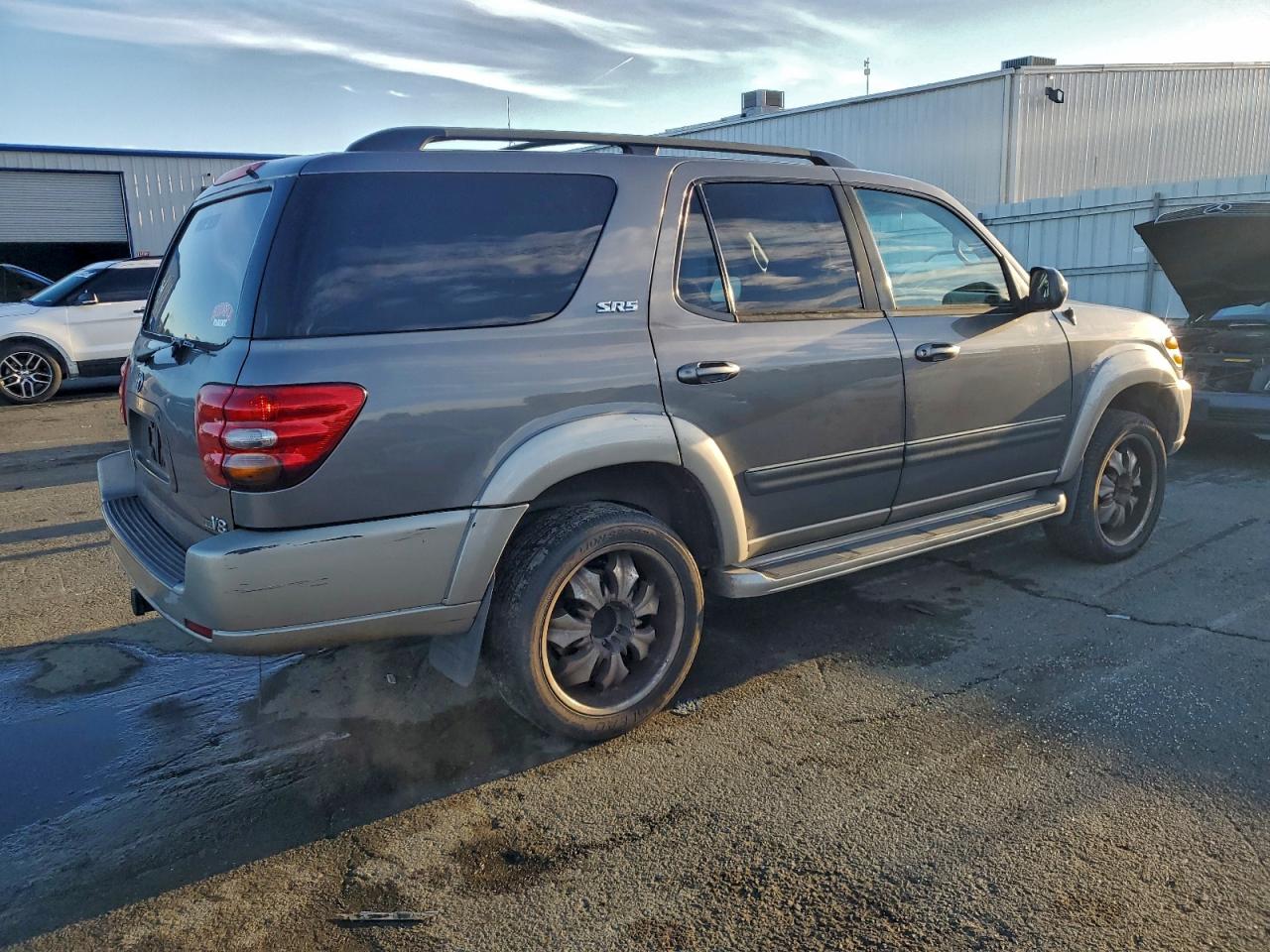 Toyota Sequoia Sr5 Image 2