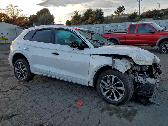 Audi Q5 Premium Plus 45 Image 4