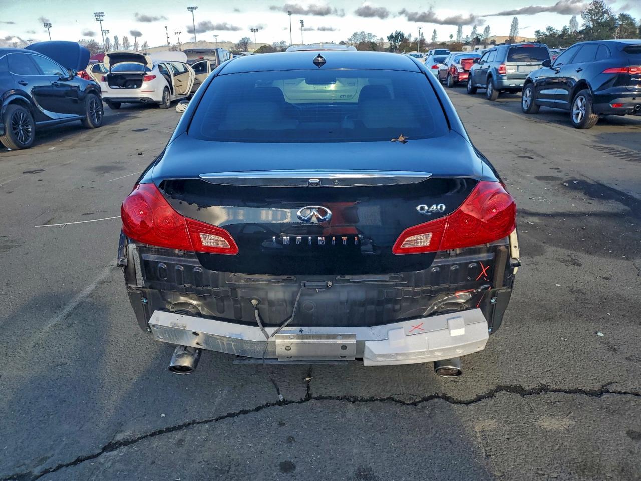 INFINITI Q40 Image 6