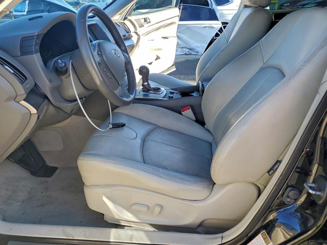 INFINITI Q40 Image 12