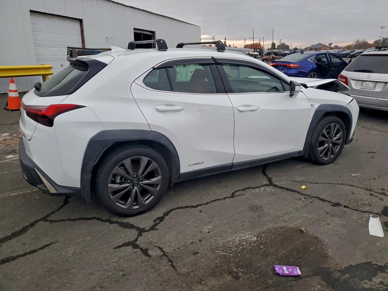 Lexus Ux 250h Image 8