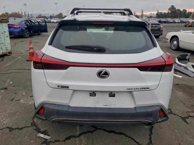 Lexus Ux 250h Image 3